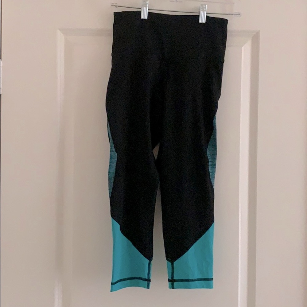 Old Navy Active Cropped Leggings